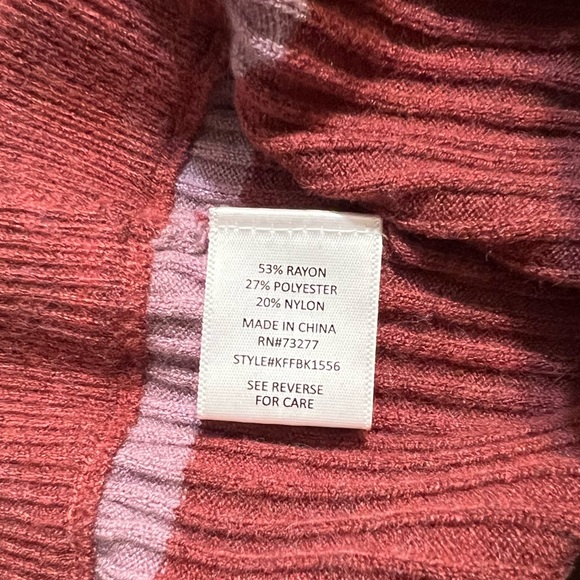 Love, Fire 2-piece sweater set - Picture 6 of 7